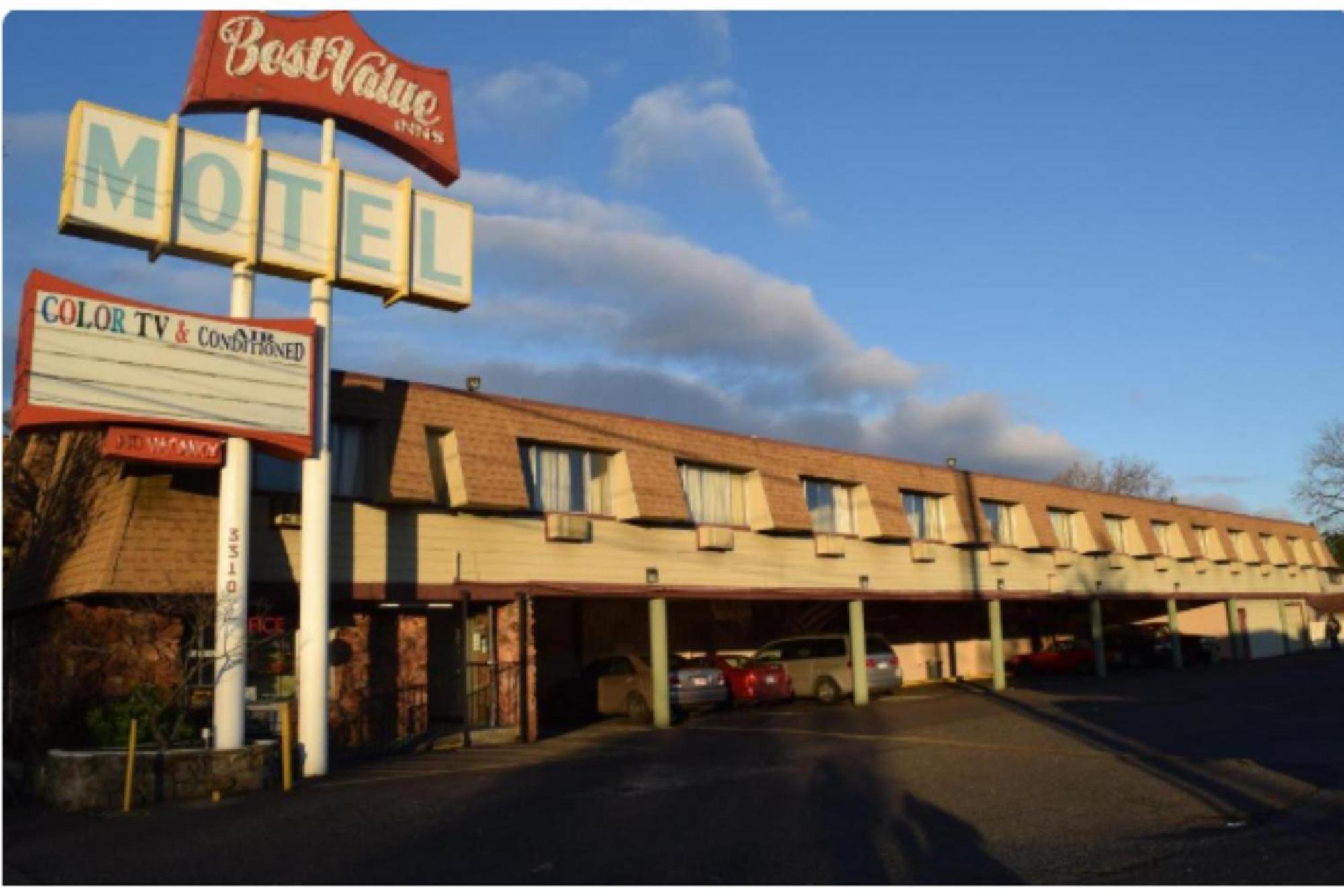 Value By Oyo Or South East Motel *