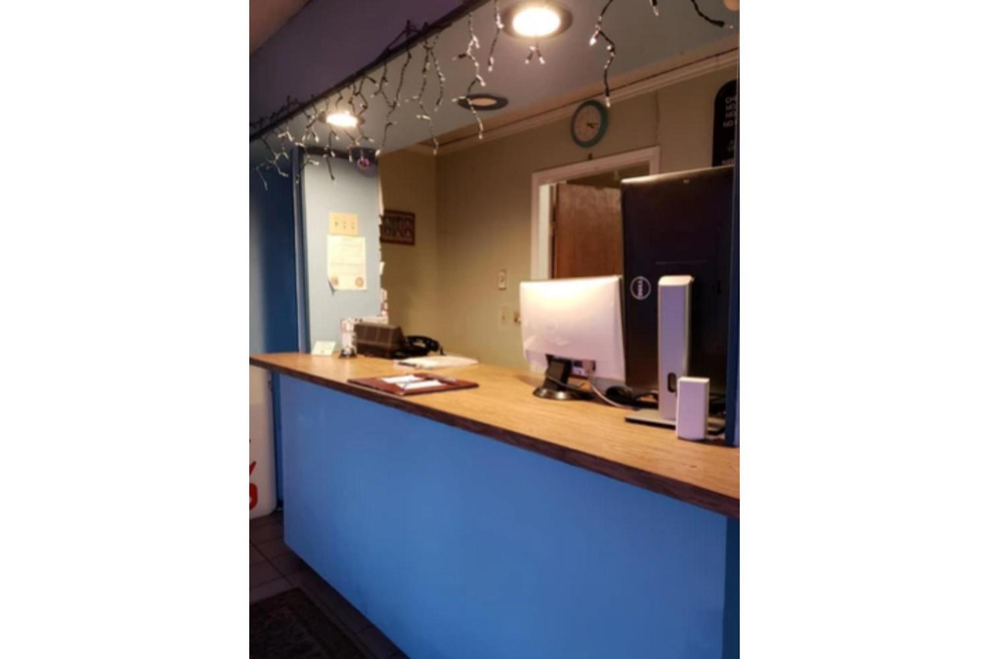 Value By Oyo Or South East Motel