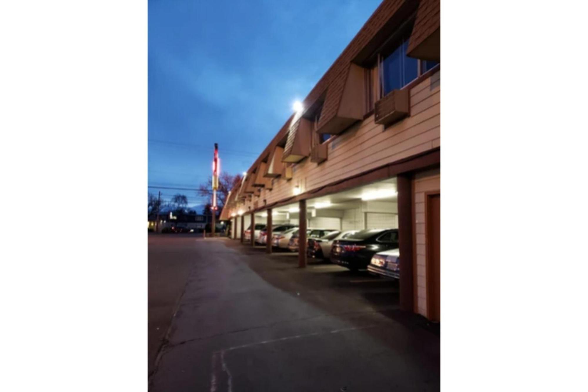 Value By Oyo Or South East Motel *