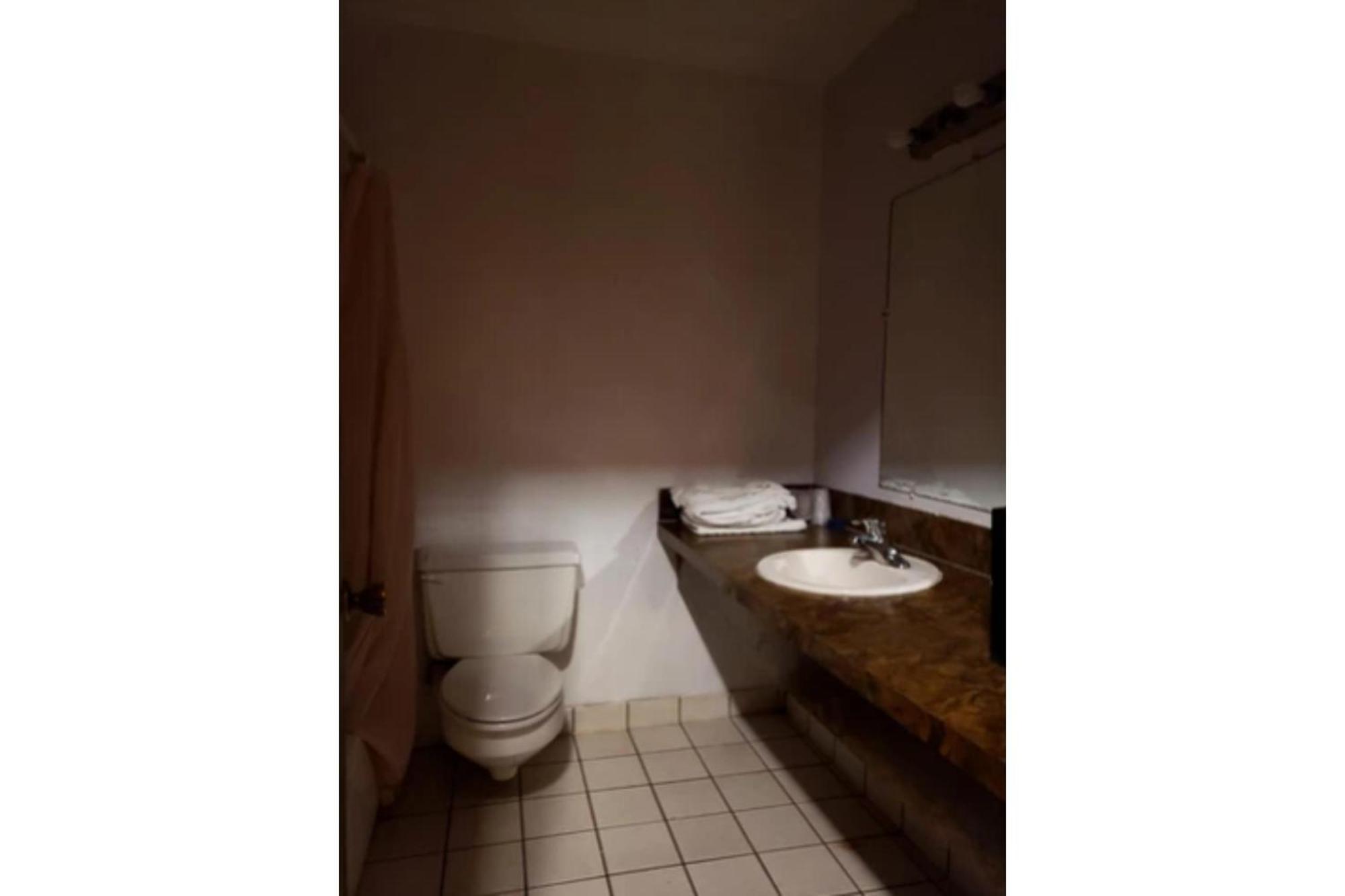 Value By Oyo Or South East Motel Portland
