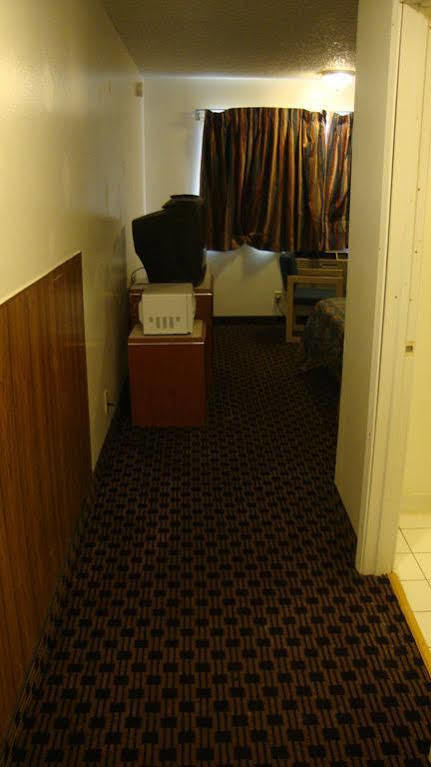 Value By Oyo Or South East Motel Portland